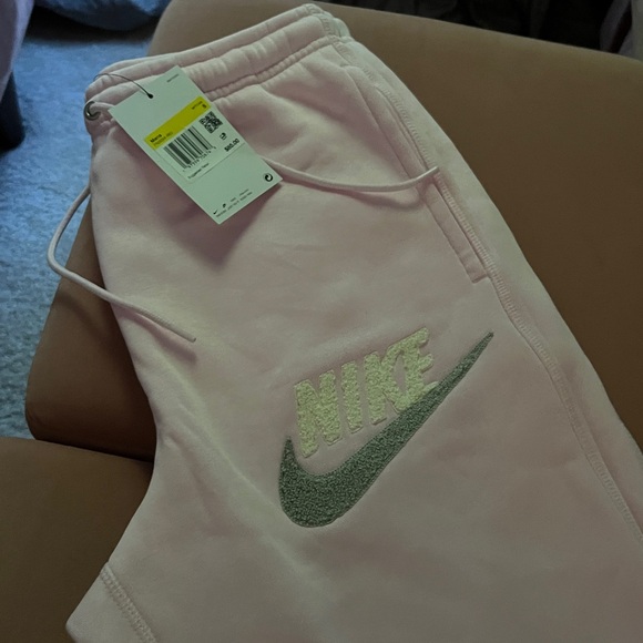 Nike Light Pink Joggers small men’s new with tags - Picture 1 of 5